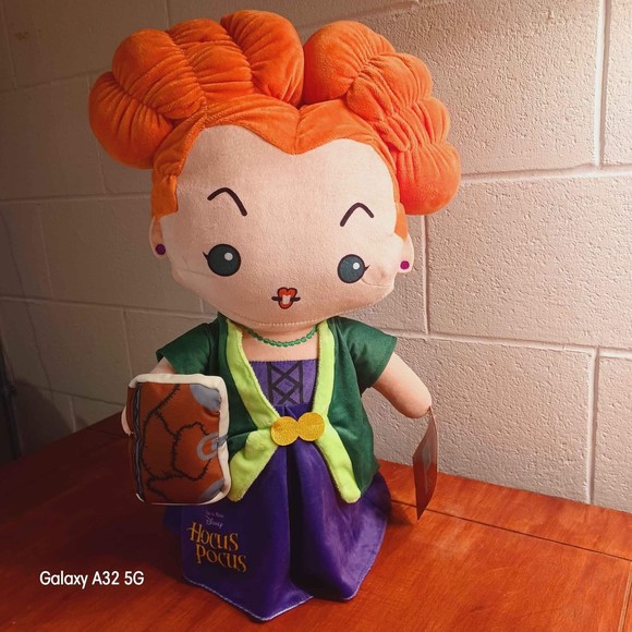 NWT 24 in  Disney Hocus Pocus Winnifred Halloween greeter - Picture 1 of 8
